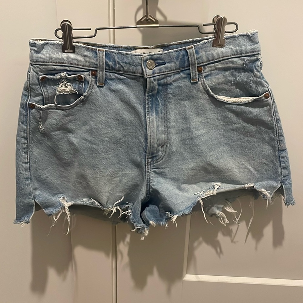 Abercrombie & Fitch Hi-Rise Curve Love 90s Cutoff Jean Shorts Light Wash Sz 29